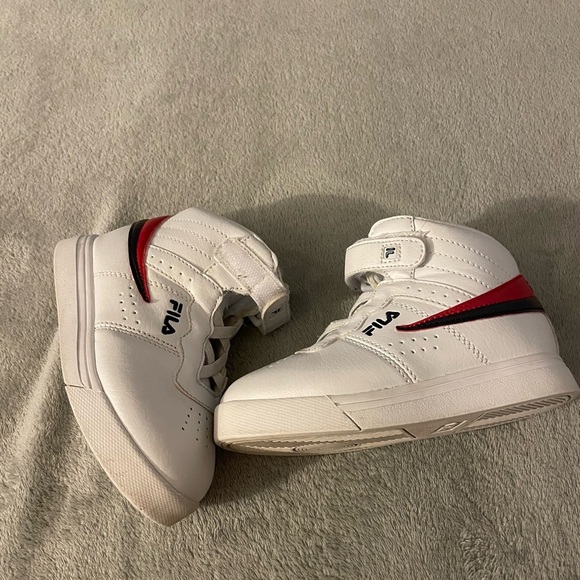 Fila - Picture 1 of 3